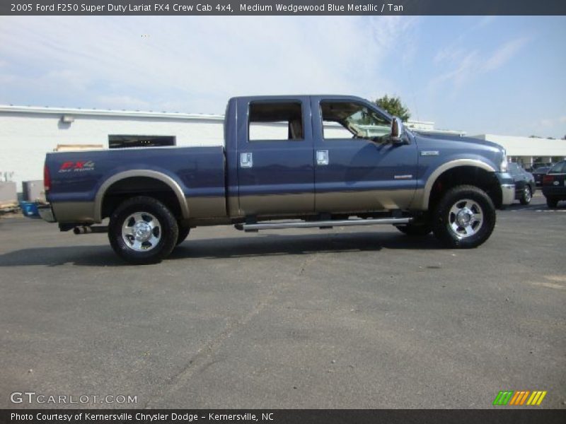 Medium Wedgewood Blue Metallic / Tan 2005 Ford F250 Super Duty Lariat FX4 Crew Cab 4x4