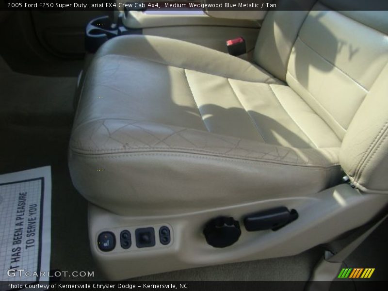 Medium Wedgewood Blue Metallic / Tan 2005 Ford F250 Super Duty Lariat FX4 Crew Cab 4x4