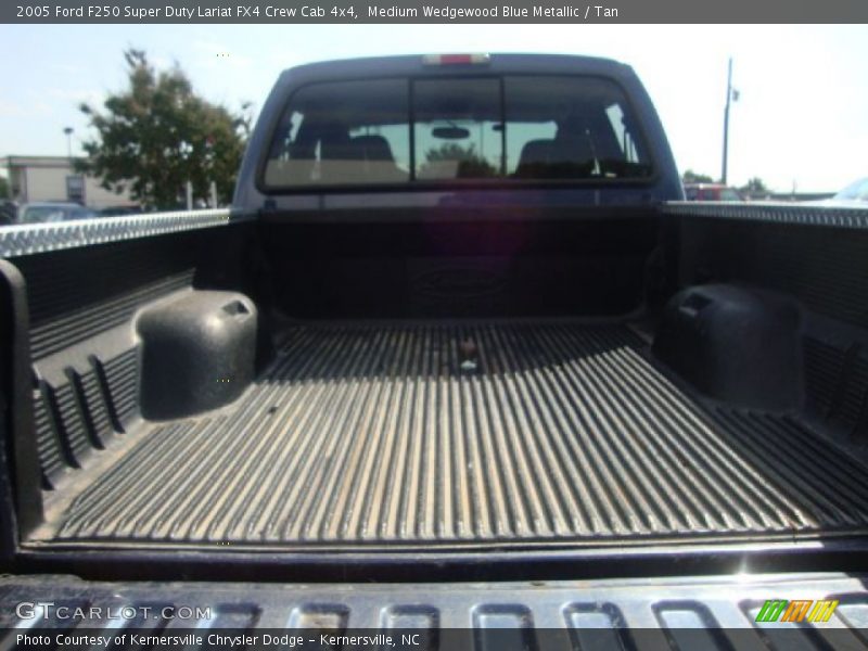 Medium Wedgewood Blue Metallic / Tan 2005 Ford F250 Super Duty Lariat FX4 Crew Cab 4x4