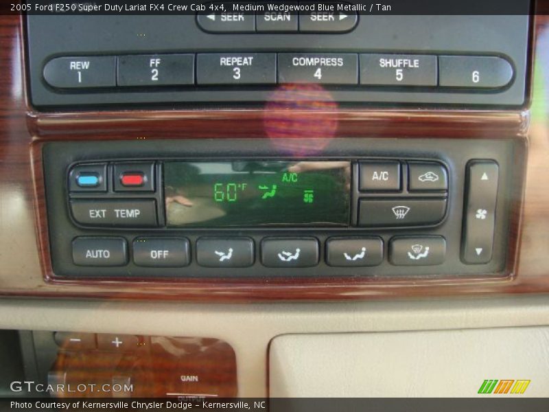 Medium Wedgewood Blue Metallic / Tan 2005 Ford F250 Super Duty Lariat FX4 Crew Cab 4x4