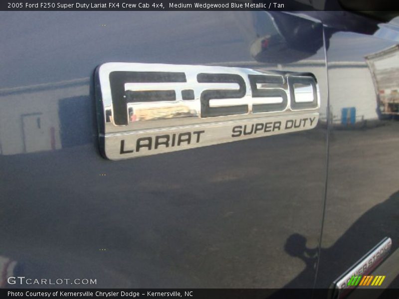 Medium Wedgewood Blue Metallic / Tan 2005 Ford F250 Super Duty Lariat FX4 Crew Cab 4x4