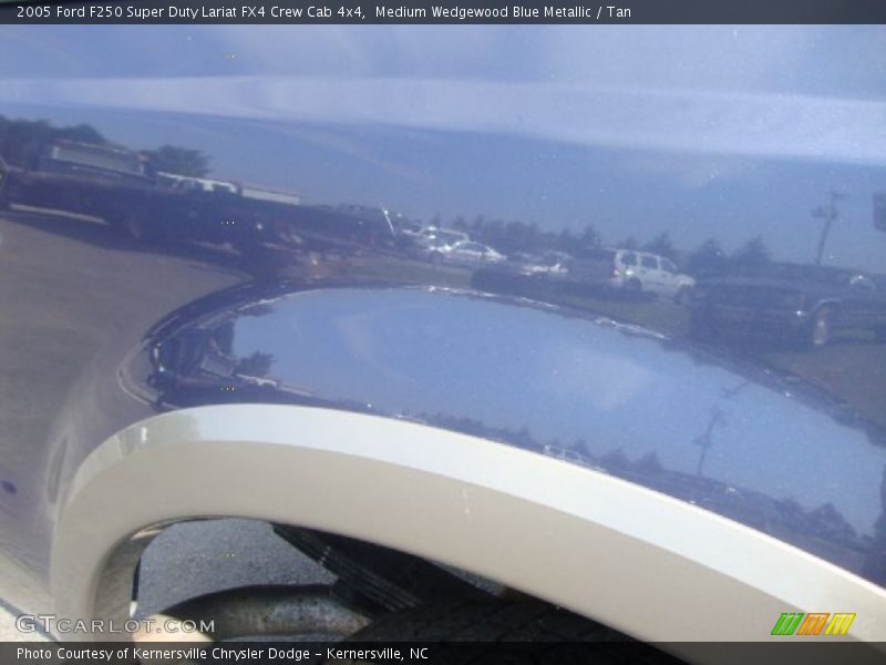 Medium Wedgewood Blue Metallic / Tan 2005 Ford F250 Super Duty Lariat FX4 Crew Cab 4x4