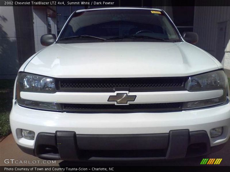 Summit White / Dark Pewter 2002 Chevrolet TrailBlazer LTZ 4x4