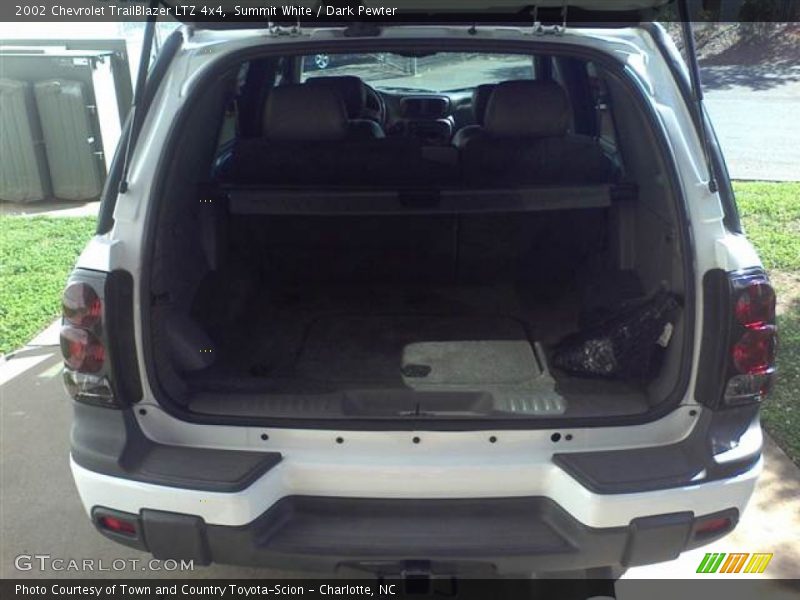 Summit White / Dark Pewter 2002 Chevrolet TrailBlazer LTZ 4x4