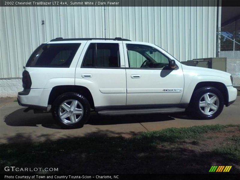 Summit White / Dark Pewter 2002 Chevrolet TrailBlazer LTZ 4x4