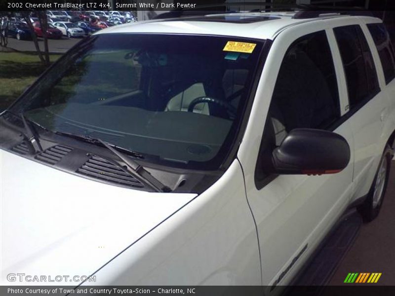 Summit White / Dark Pewter 2002 Chevrolet TrailBlazer LTZ 4x4