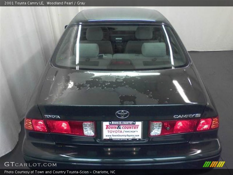 Woodland Pearl / Gray 2001 Toyota Camry LE