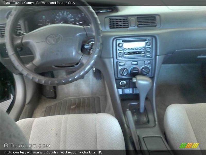 Woodland Pearl / Gray 2001 Toyota Camry LE