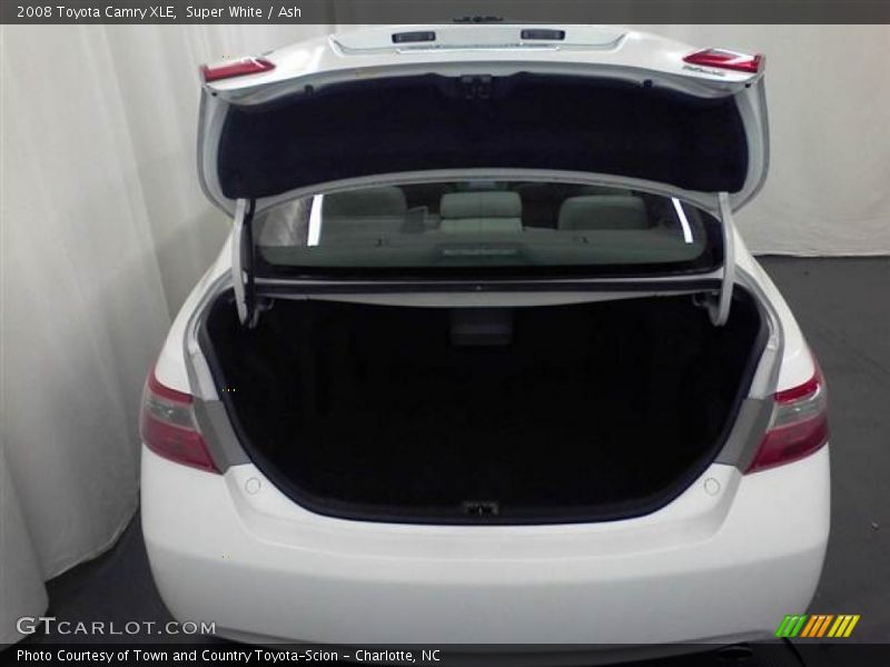 Super White / Ash 2008 Toyota Camry XLE