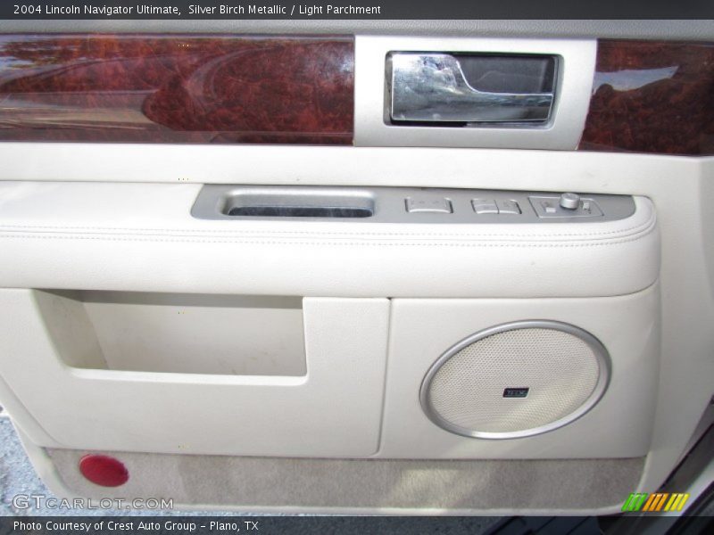Silver Birch Metallic / Light Parchment 2004 Lincoln Navigator Ultimate