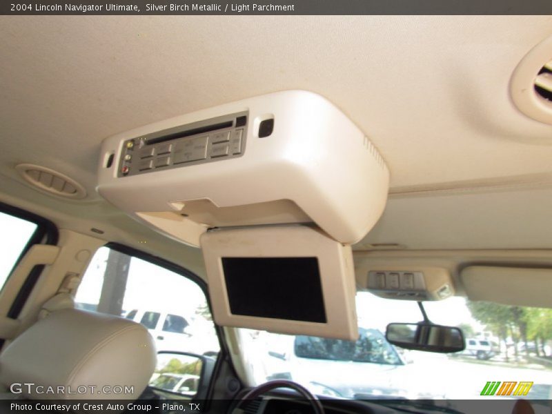 Silver Birch Metallic / Light Parchment 2004 Lincoln Navigator Ultimate