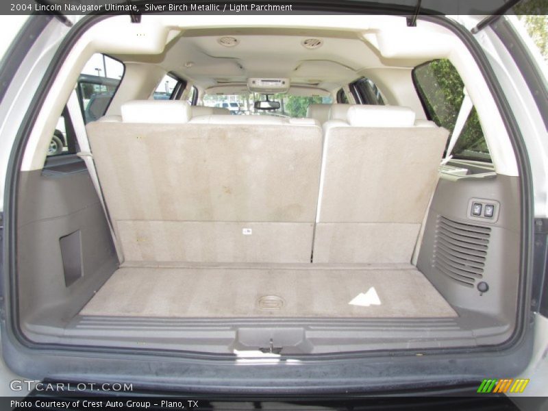 Silver Birch Metallic / Light Parchment 2004 Lincoln Navigator Ultimate