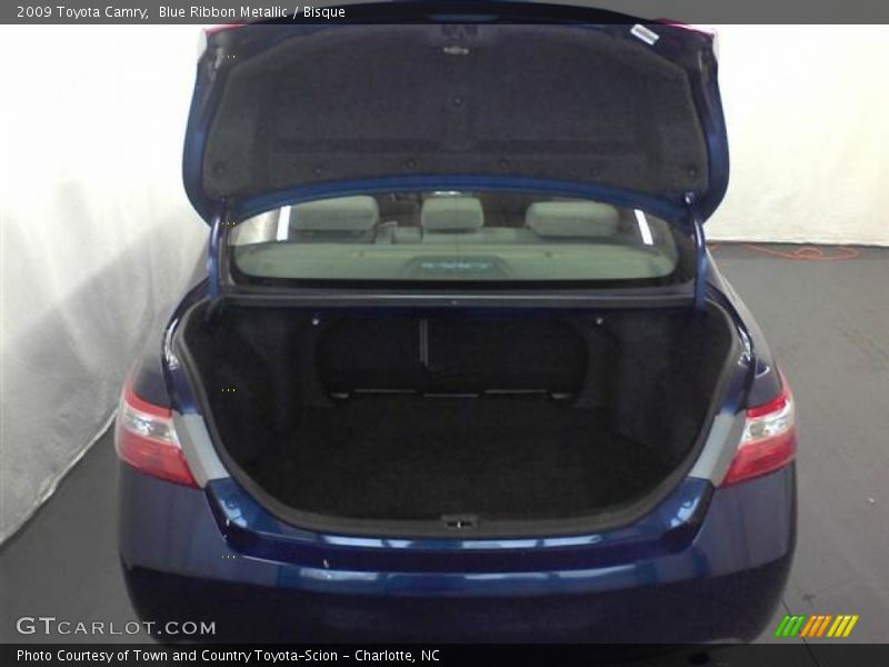 Blue Ribbon Metallic / Bisque 2009 Toyota Camry