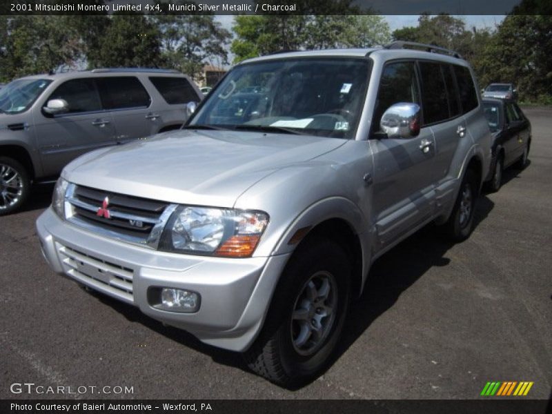 Munich Silver Metallic / Charcoal 2001 Mitsubishi Montero Limited 4x4