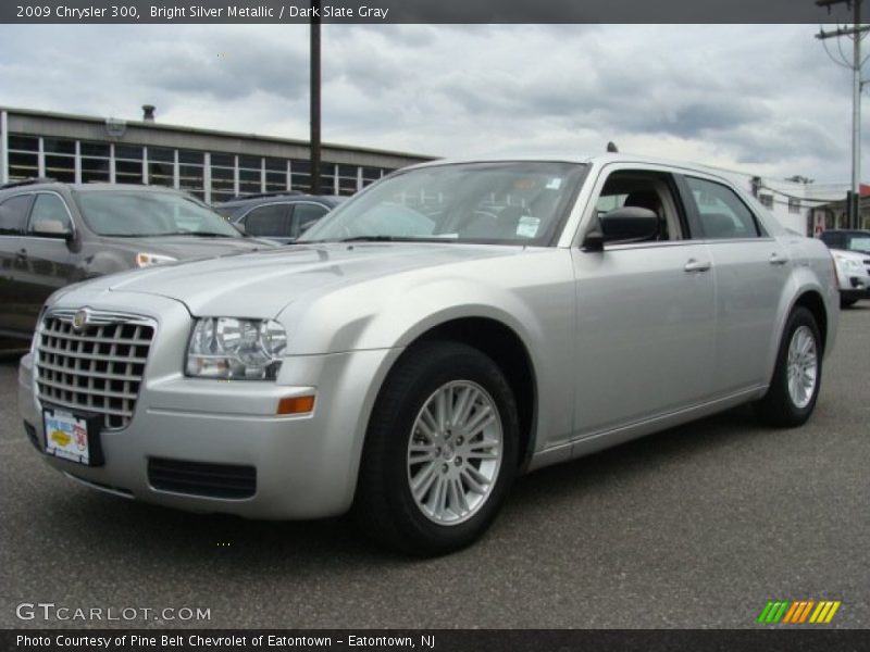 Bright Silver Metallic / Dark Slate Gray 2009 Chrysler 300