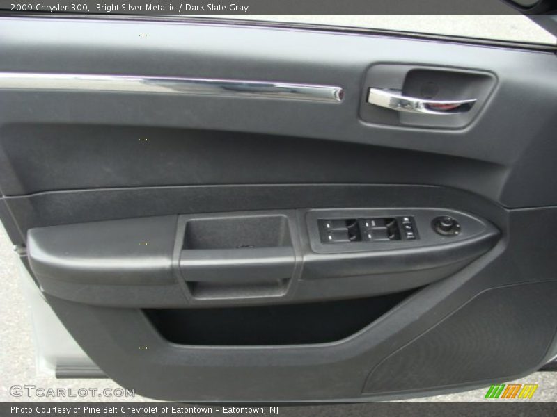 Bright Silver Metallic / Dark Slate Gray 2009 Chrysler 300
