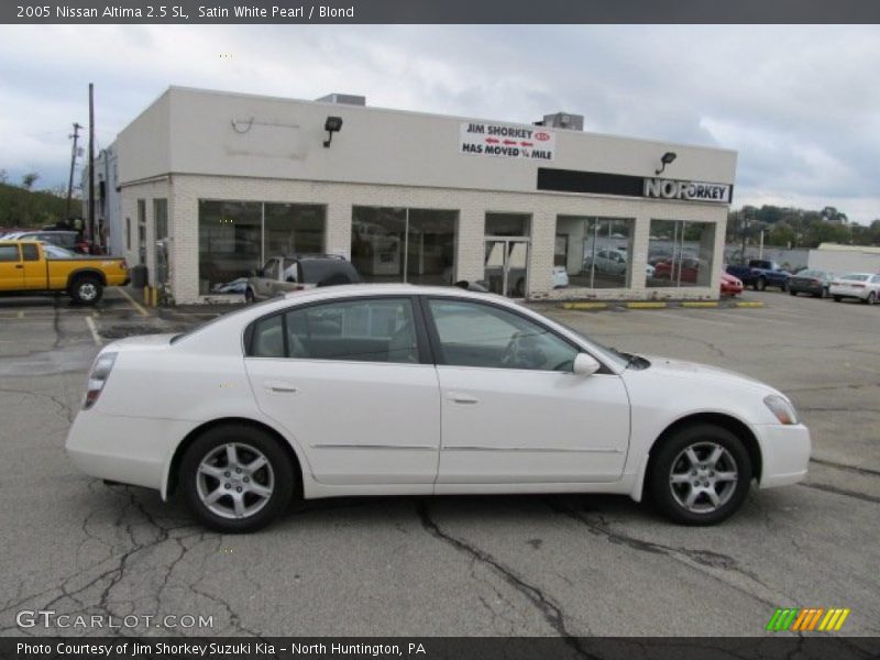 Satin White Pearl / Blond 2005 Nissan Altima 2.5 SL
