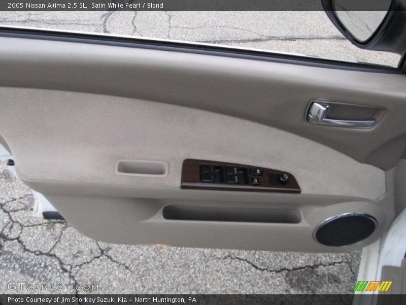 Satin White Pearl / Blond 2005 Nissan Altima 2.5 SL