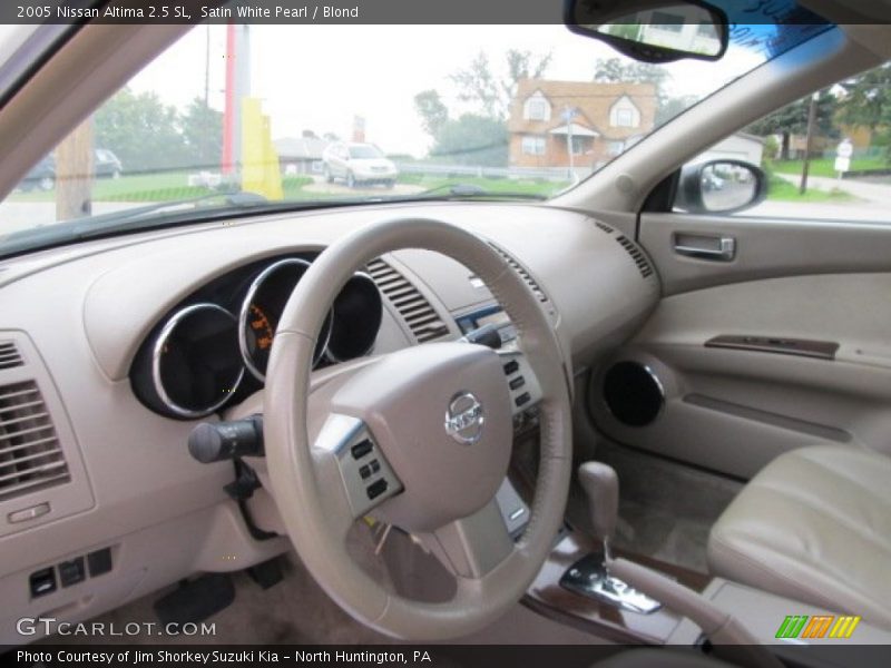 Satin White Pearl / Blond 2005 Nissan Altima 2.5 SL