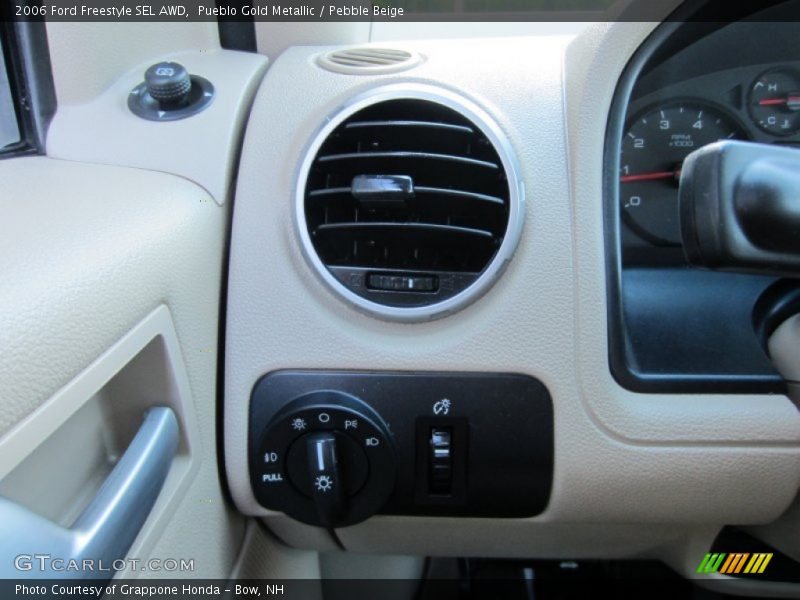 Pueblo Gold Metallic / Pebble Beige 2006 Ford Freestyle SEL AWD