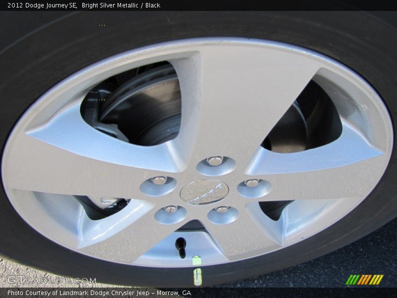 Bright Silver Metallic / Black 2012 Dodge Journey SE