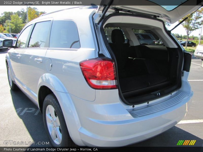 Bright Silver Metallic / Black 2012 Dodge Journey SE