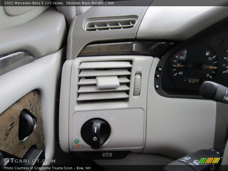 Obsidian Black Metallic / Ash 2002 Mercedes-Benz E 320 Sedan