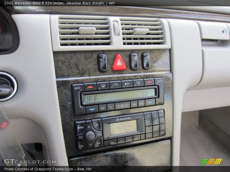 Obsidian Black Metallic / Ash 2002 Mercedes-Benz E 320 Sedan