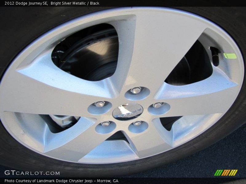 Bright Silver Metallic / Black 2012 Dodge Journey SE