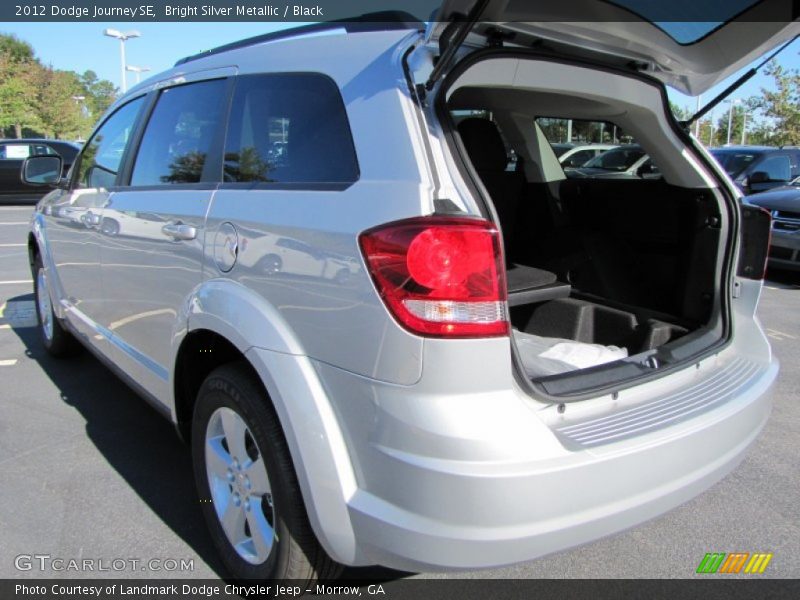 Bright Silver Metallic / Black 2012 Dodge Journey SE