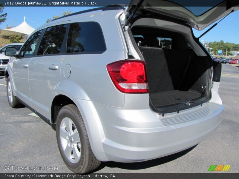 Bright Silver Metallic / Black 2012 Dodge Journey SE