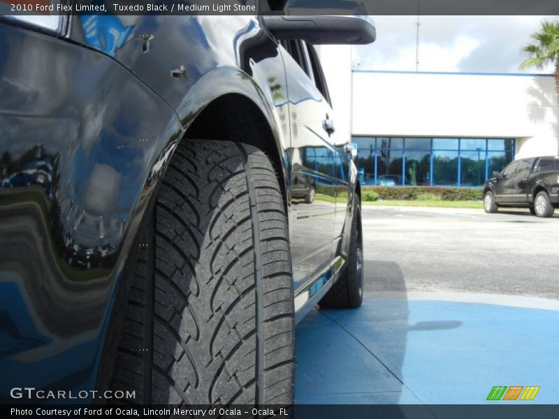 Tuxedo Black / Medium Light Stone 2010 Ford Flex Limited