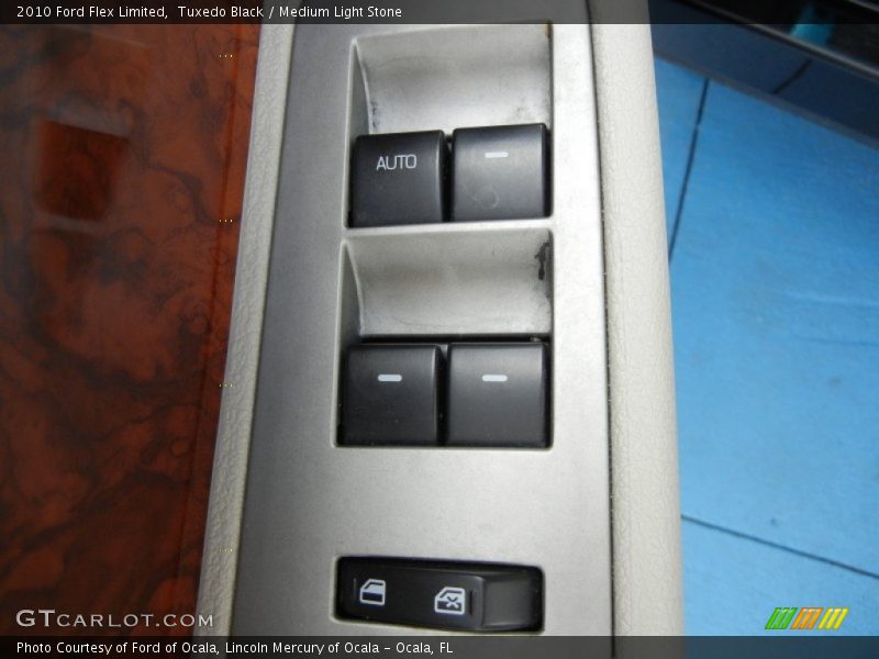 Tuxedo Black / Medium Light Stone 2010 Ford Flex Limited
