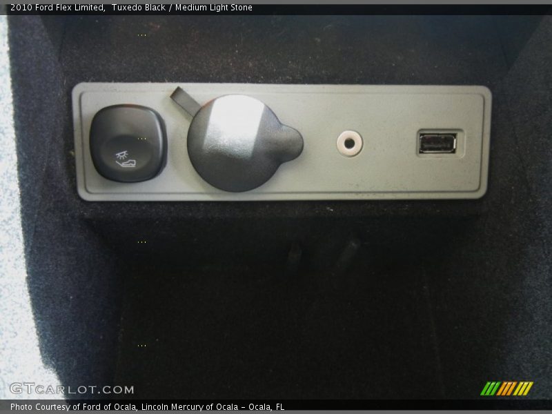 Tuxedo Black / Medium Light Stone 2010 Ford Flex Limited