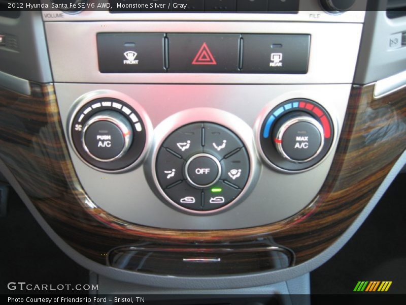 Moonstone Silver / Gray 2012 Hyundai Santa Fe SE V6 AWD