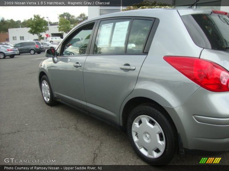 Magnetic Gray / Charcoal 2009 Nissan Versa 1.8 S Hatchback