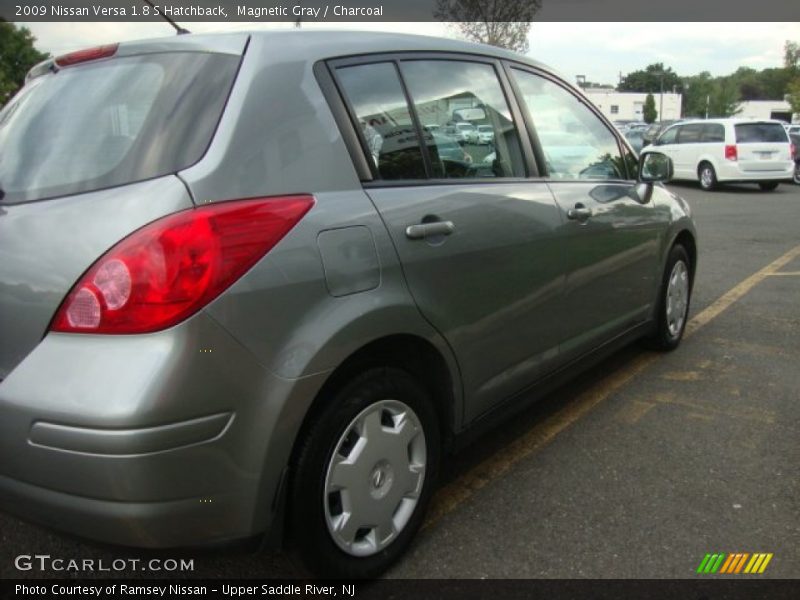 Magnetic Gray / Charcoal 2009 Nissan Versa 1.8 S Hatchback