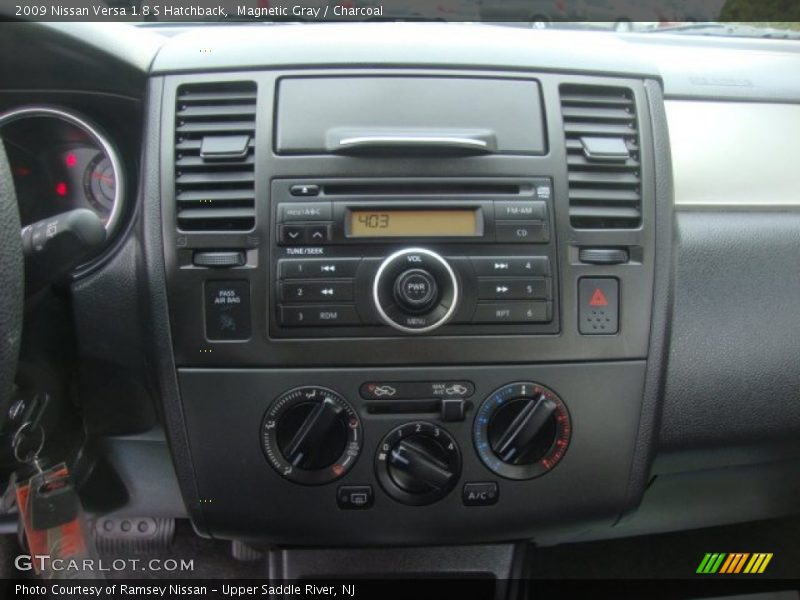 Magnetic Gray / Charcoal 2009 Nissan Versa 1.8 S Hatchback
