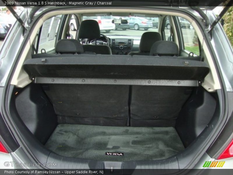 Magnetic Gray / Charcoal 2009 Nissan Versa 1.8 S Hatchback