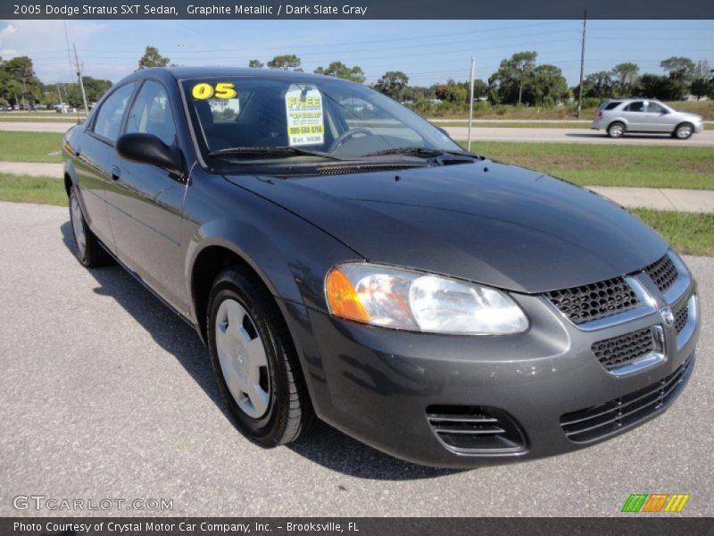 Front 3/4 View of 2005 Stratus SXT Sedan