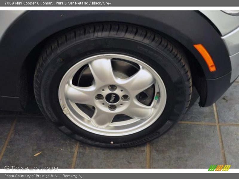 Pure Silver Metallic / Black/Grey 2009 Mini Cooper Clubman