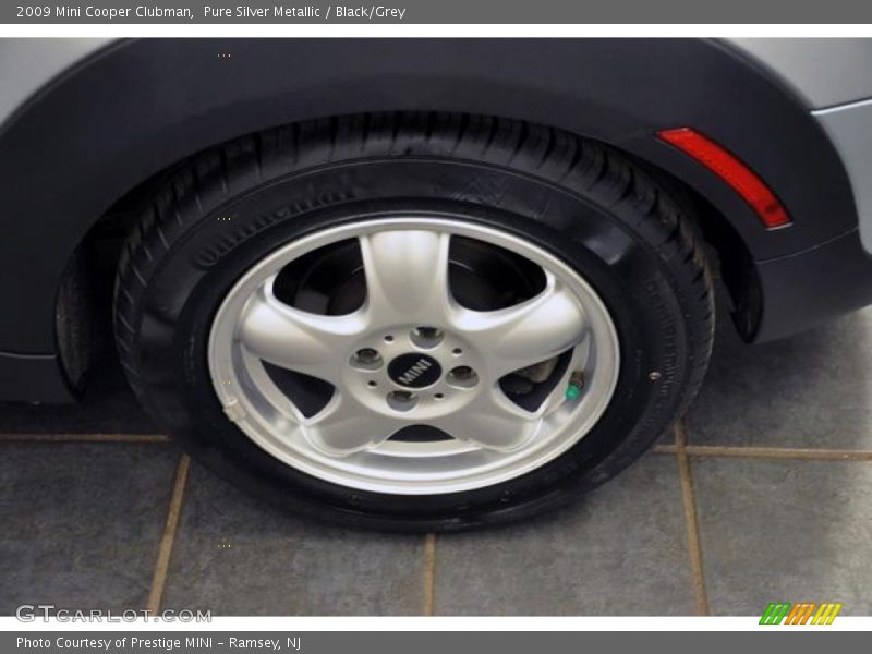 Pure Silver Metallic / Black/Grey 2009 Mini Cooper Clubman