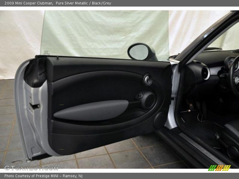 Pure Silver Metallic / Black/Grey 2009 Mini Cooper Clubman