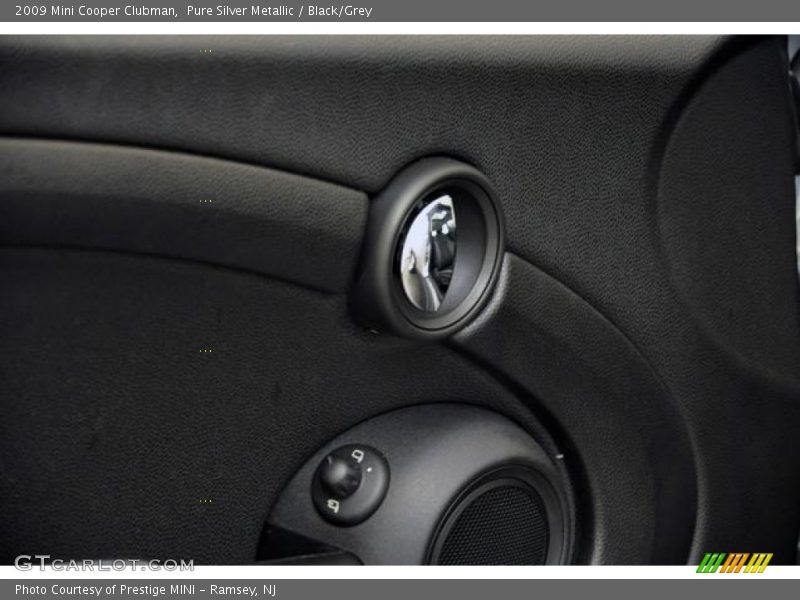 Pure Silver Metallic / Black/Grey 2009 Mini Cooper Clubman