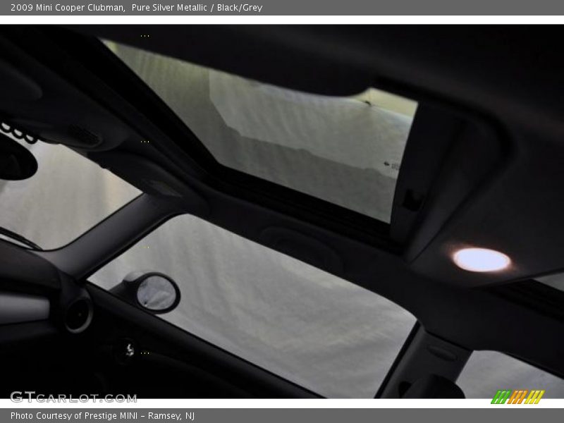 Pure Silver Metallic / Black/Grey 2009 Mini Cooper Clubman