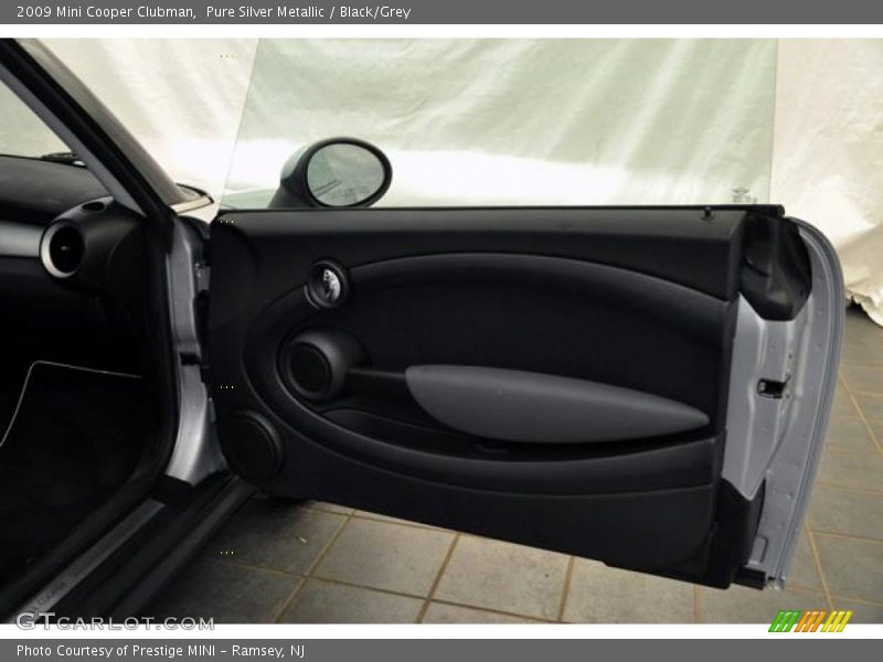 Pure Silver Metallic / Black/Grey 2009 Mini Cooper Clubman