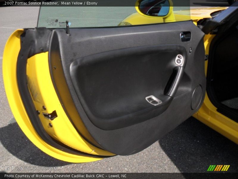 Mean Yellow / Ebony 2007 Pontiac Solstice Roadster