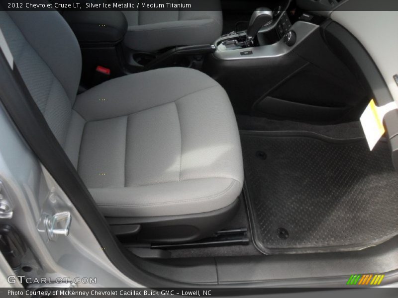 Silver Ice Metallic / Medium Titanium 2012 Chevrolet Cruze LT