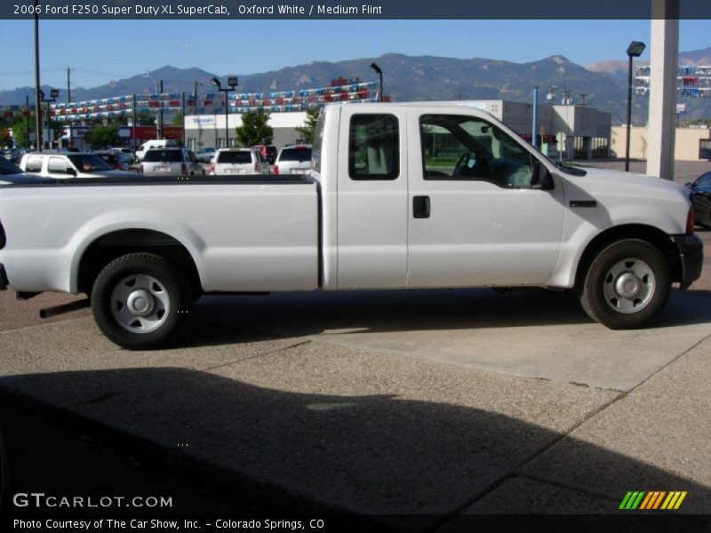 Oxford White / Medium Flint 2006 Ford F250 Super Duty XL SuperCab