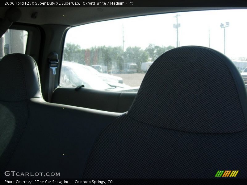 Oxford White / Medium Flint 2006 Ford F250 Super Duty XL SuperCab